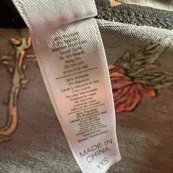 Lularoe XXS  red rose & thorn of hearts‎ Perfect T. NWT - Picture 5 of 7